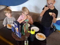 55759863012707226215223504511436401815332235n